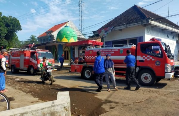 Pom Mini Tajinan Terbakar, 2 Warga Menjadi Korban