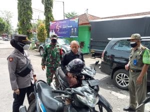 Operasi Yustisi Polsek Bantur Dengan Sasaran Masyarakat Tidak Pakai Masker