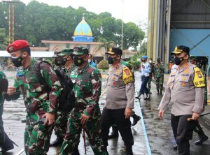 Kapolres Malang Sambut Panglima TNI, Dalam Giat Peninjauan Pelaksanaan Serbuan Vaksinasi