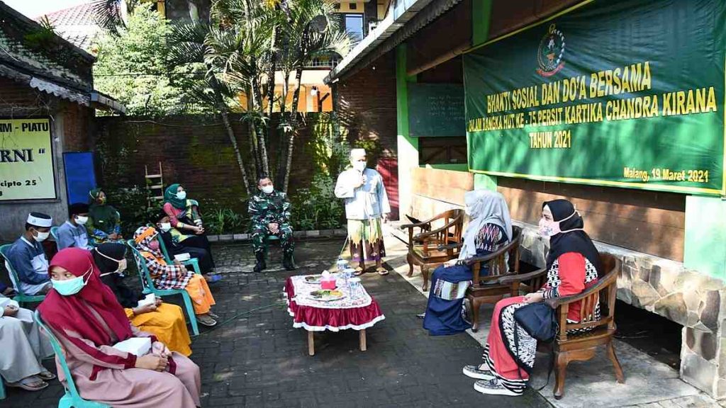 Persit KCK Korem/083 Laksanakan Baksos di Panti Asuhan dan Para Warakawuri