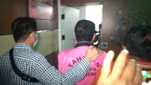 Tersangka Kasus Pasar Manggisan Tiba di Jember