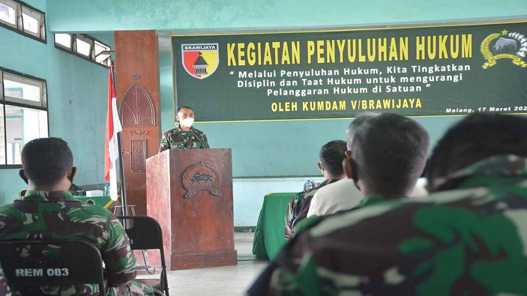 Tingkatkan Disiplin dan Taat Hukum, Prajurit dan PNS Korem 083Bdj Dapat Penyuluhan Hukum