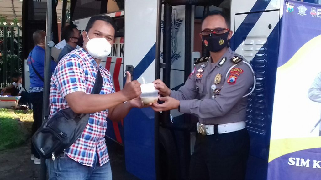 Ramadhan Penuh Berkah Dapat SIM Dapat Takjil