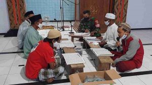 Babinsa Koramil Pajarakan Laksanakan Komsos, Jamaah Tadarus Jadi Jujugan