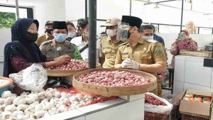 Bupati Arifin Pantau Stabilitas Harga Kebutuhan Pokok