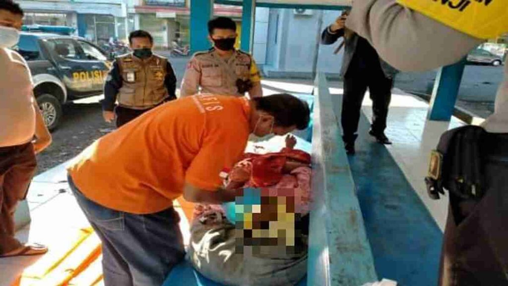 Geger!.. Warga Sumberwaru Ditemukan Tak Bernyawa di Terminal Situbondo