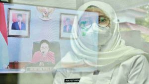 Ipuk Bagi Alat Usaha ke Perempuan Korban Kekerasan di Hari Kartini