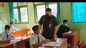 Pantau Penerapan Prokes, Mas Dhito Sidak PTM di SMP 1 Ngadiluwih