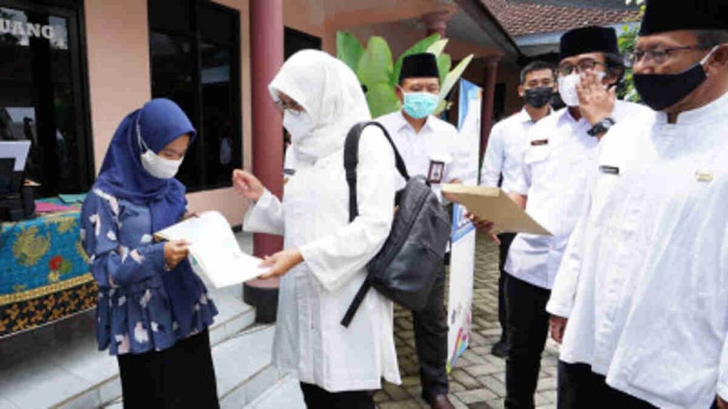 Program Bunga Desa, Bupati Ipuk Optimalkan Layanan Jemput Bola