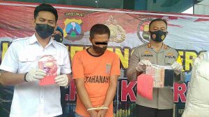 Suami Jajakan Istri untuk Threesome Lewat Facebook