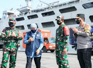 Gubernur Khofifah bersama Forkopimda Jatim Berangkatkan Bantuan ke NTT
