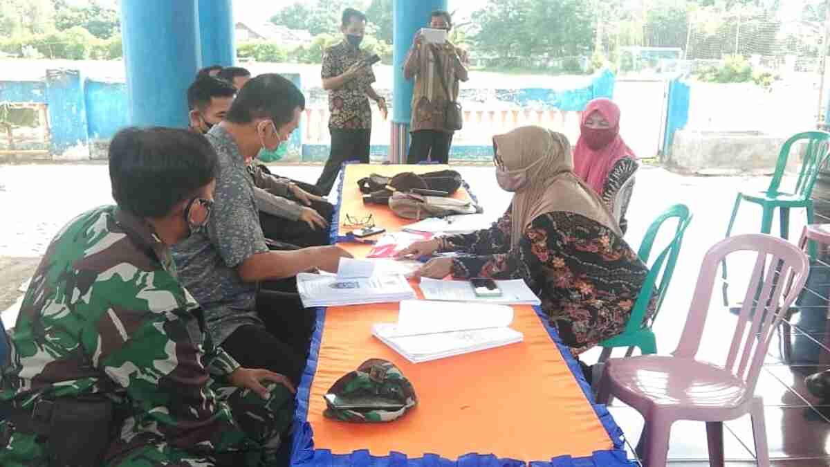 Danramil dan Muspika Pajarakan Hadiri Monev DD-ADD