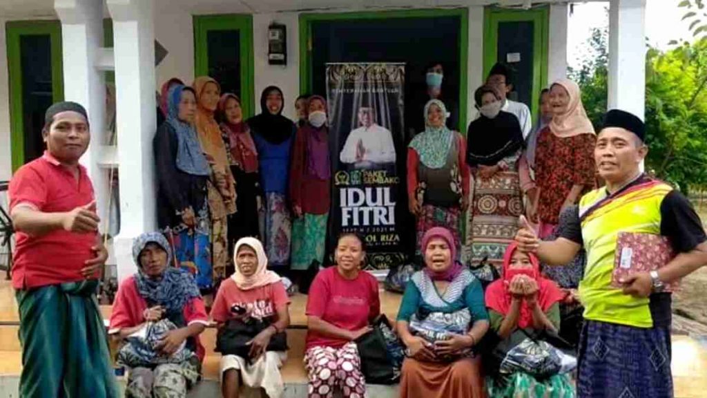 Faisol Riza Bagikan Puluhan Ribu Sembako ke Warga Tidak Mampu