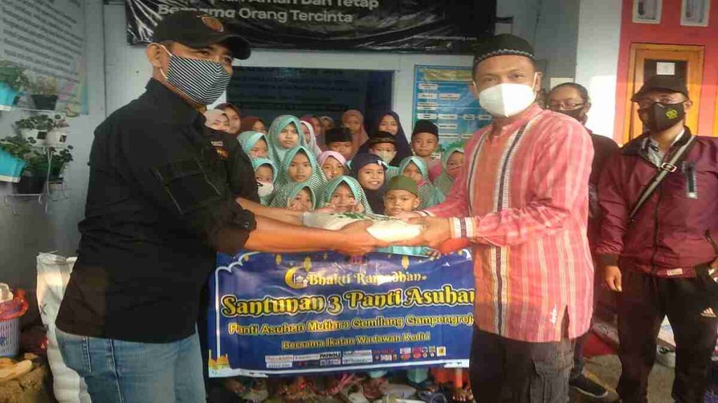 IWK Berbagi Takjil Hingga Santuni Tiga Panti Asuhan