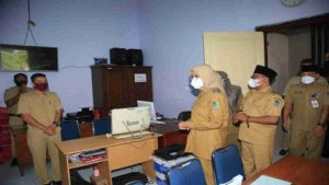 Ipuk Sidak Pelayanan Publik di Hari Pertama Masuk Kerja