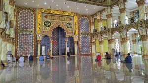 Jamaah Salat Ied Dibatasi, Masjid yang Dikelola Bupati Jember Ikut Aturan