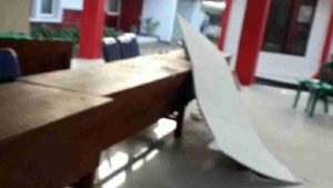 Kualitas Bahan Buruk, Plafon Balai Kecamatan Tempurejo Ambrol