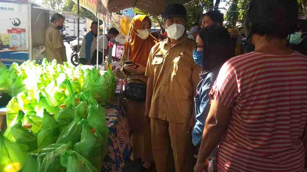 Pasar Murah Ramadan DKUPP, Stand SMPN 10 Bagikan Puluhan Paket Sembako Gratis