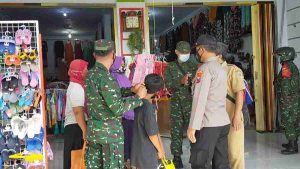 Tinjau Pasar Kras, Satgas Covid-19 Bagikan Masker Gratis