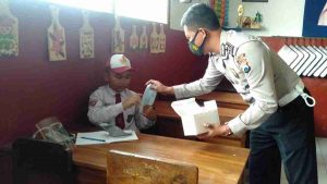 Satlantas Polres Malang Tanamkan Disiplin Prokes di Tingkat Pelajar SD