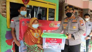 Jelang Hari Bhayangkara ke-75, Polres Batu Gelar Baksos Serentak dengan Sistim Door to Door