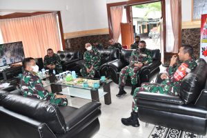 Tim Dalproggar dari Srenad Kunjungi Korem 083/Bdj