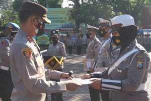 Kapolres Malang Beri Penghargaan Anggota di Bidang Penanganan Covid-19
