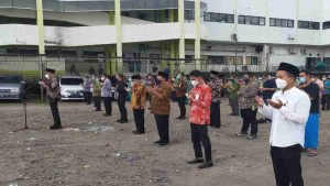 Dua Nakes Gugur, Wabup Jember Jadi Imam Sholat Jenazah