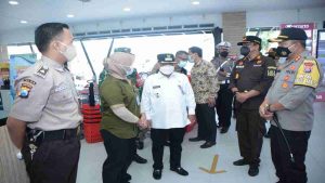 Forkopimda Situbondo Blusukan ke Toko dan Pasar Tradisional Sosialisasikan Penerapan PPKM Darurat