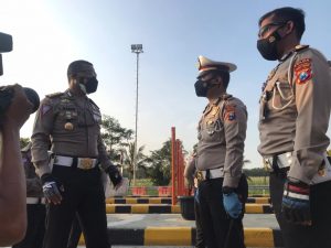 Pos Penyekatan PPKM Darurat di Tol Singosari Dapat Kunjungan Dirlantas Polda Jatim