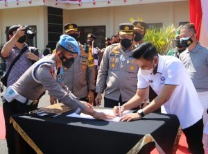 Kepolisian Malang Raya Salurkan 5 Ribu Paket Sembako dari Crazy Rich Malang