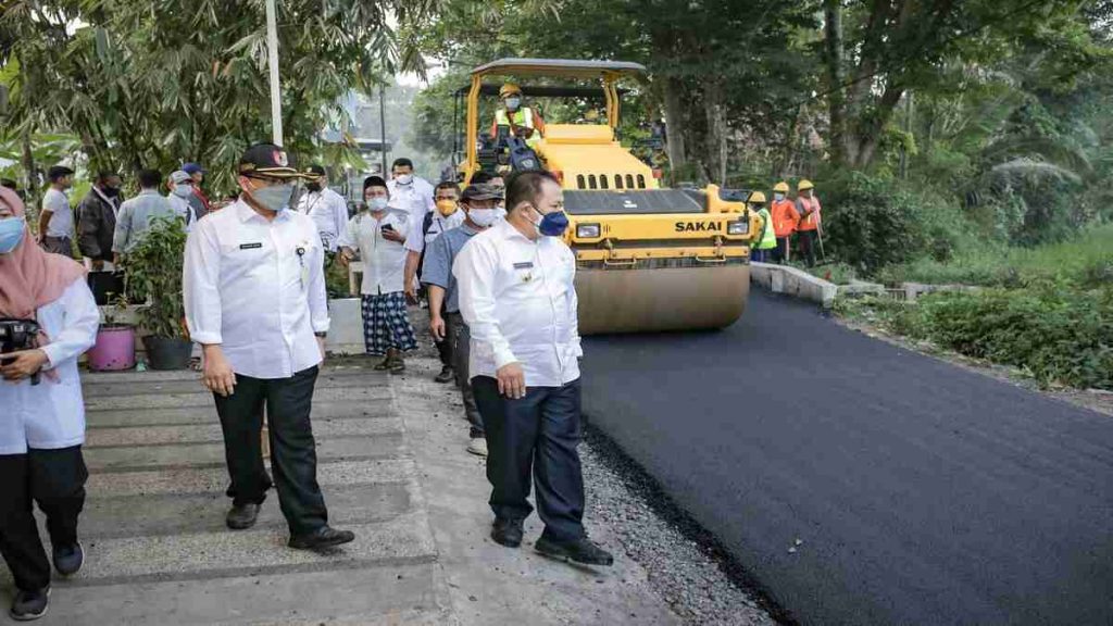 Ketua DPRD Jember Puji Kualitas Proyek Aspal Jalan