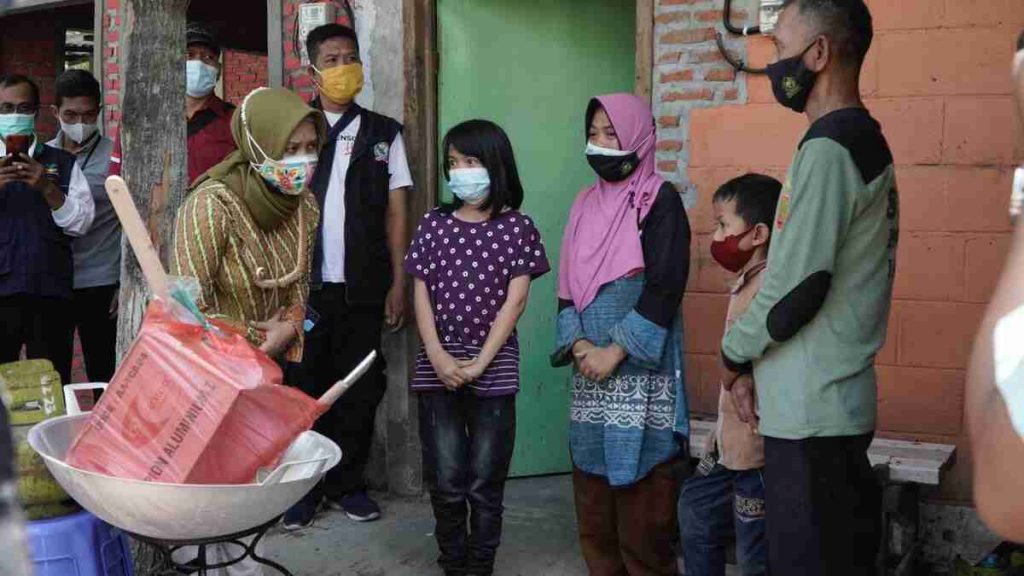 Wali Kota Mojokerto Pantau Kondisi Warganya yang Terdampak Pandemi Covid-19