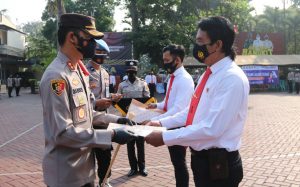 Sebanyak 19 Anggota Reskrim Terima Penghargaan dari Kapolres Malang