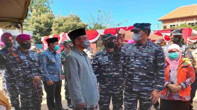 Kasal Laksamana TNI Yudo Margono Pantau Serbuan Vaksinasi di Pondok Pesantren Assalam Situbondo