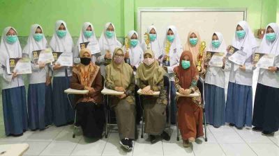 Santriwati Ponpes ASHRI Jember Ditengah Pandemi Tetap Berprestasi