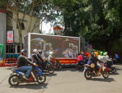 Truk Videotron Polda Jatim, Keliling Kota Malang Sambil Sosialisasikan Protokol Kesehatan