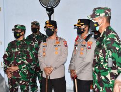 Kapolda Jatim Bersama Forkompinda Jatim, Tinjau Vaksinasi Massal di IAI Al Qolam Gondanglegi