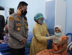 Kapolresta Malang Kota Tanyakan Kondisi Kesehatan Lansia Setelah Divaksin