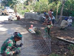Antisipasi Erosi, Satgas TMMD ke-112 Buat Anyaman Bronjong