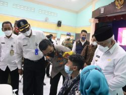 Kapolres Malang Tinjau Pelaksanaan Vaksinasi Merdeka 5.000 Dosis di SMKN 1 Singosari