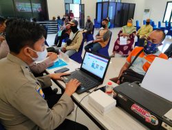 Polres Malang Kembali Salurkan Bantuan Tunai kepada Pedagang Kecil