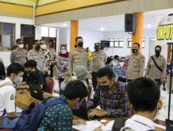 Kejar Target, Polresta Malang Kota Turunkan Puluhan Nakes dari Anggota Polri