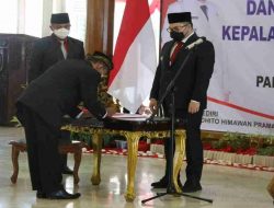Lantik Kepala Sekolah dan Pejabat Fungsional Damkar, Bupati Kediri Bertekad Percepat PTM dan Perluas Jangkauan Damkar