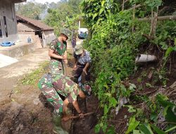 Satgas TMMD Berikan Contoh Hidup Sehat ke Warga Desa Tulungrejo