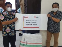 Donasi Mukena Alfamart dan BMCI, Dapat Apresiasi Wabup Jombang