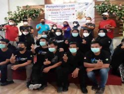 Vaksinasi Massal Kerjasama Harian Pagi Memo X Jember dan Alumni SMASA di Perumahan Queen Gardenia Berhadiah 1 Liter Minyak Goreng