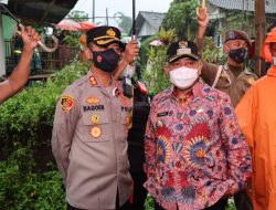 Kapolres Malang dan Bupati Tinjau Lokasi Tanah Longsor di Jembatan Kedung Pendaringan