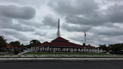 Pemkab Lumajang Buka Gerai Vaksin Malam Hari di Pendopo, Cak Thoriq Untuk Capai Target Diatas 70%