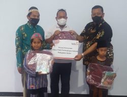 Alfamart dan LazizMU Bantu 100 Perlengkapan Sekolah di TPA Al Falah Kabupaten Kediri
